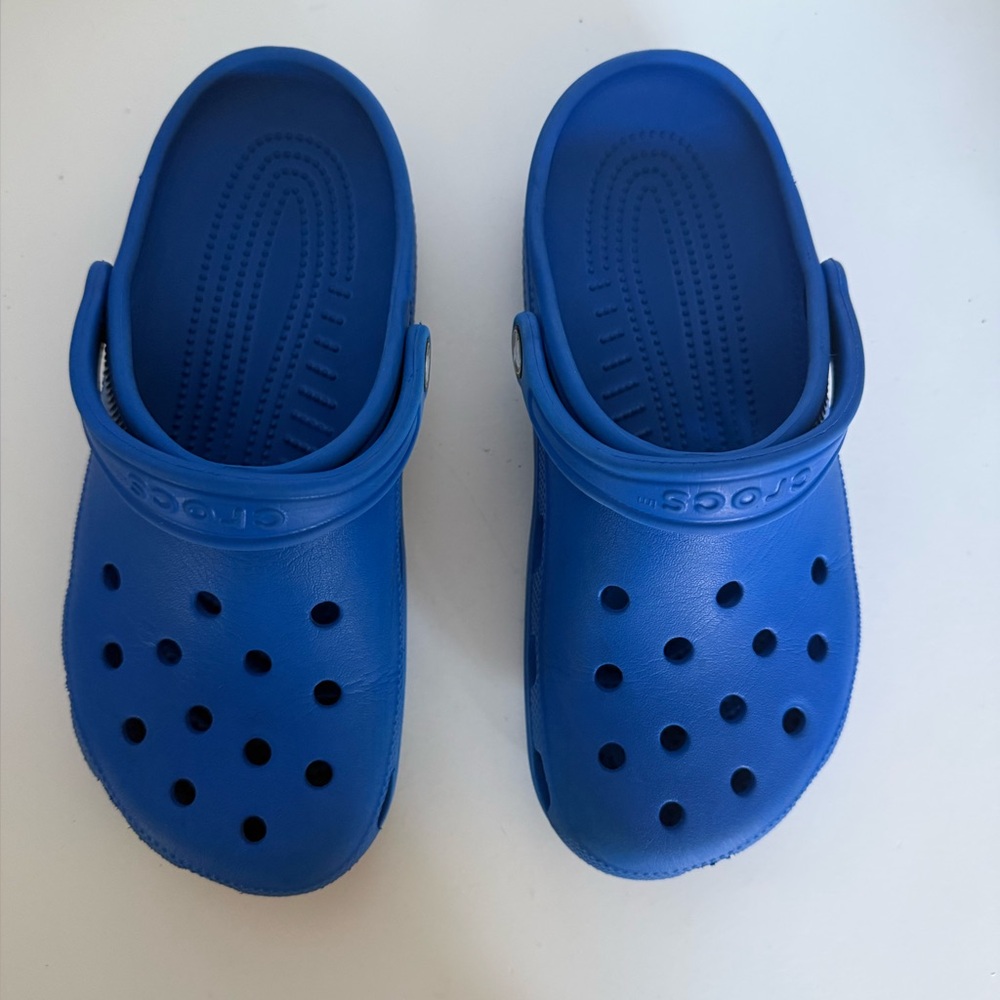 Crocs Sandals Blue Adjustable Strap Size 6 EUC